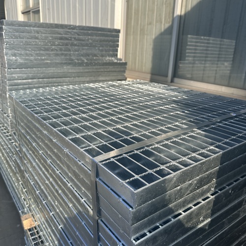 熱鍍鋅鋼格板vs普通鋼格板選型怎么定